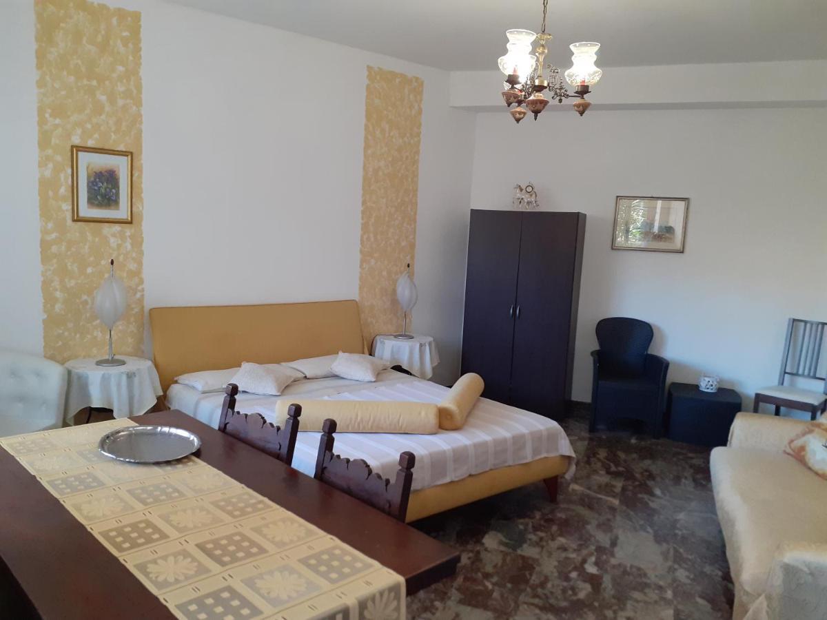 Saglia Apartments Malcesine Bagian luar foto